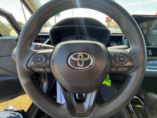 Used 2025 Toyota Corolla LE FWD image 13