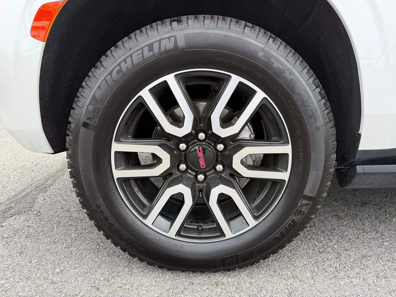 Used 2022 GMC Yukon AT4 w/ Max Trailering Package AWD/4WD image 43