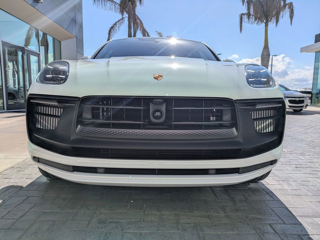 Used 2025 Porsche Macan GTS AWD/4WD image 9