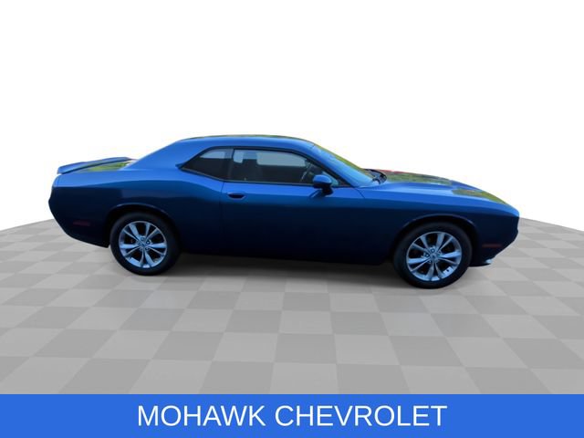 Used 2020 Dodge Challenger SXT w/ Driver Convenience Group AWD/4WD image 10