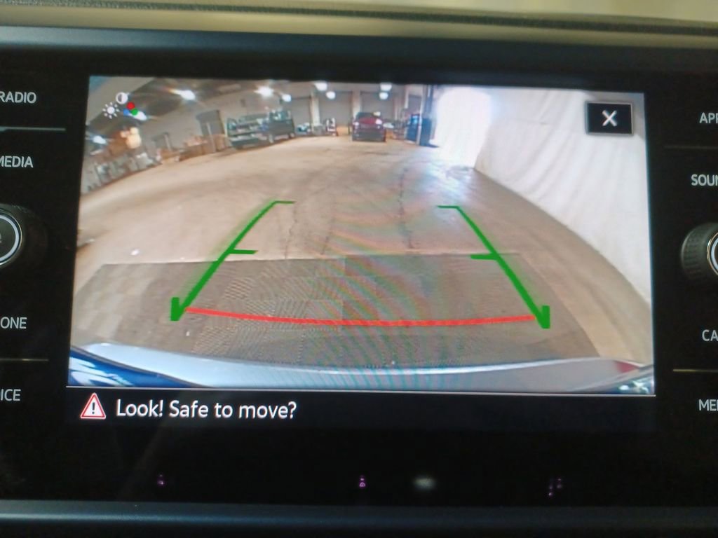 Used 2024 Volkswagen Taos SE image 22