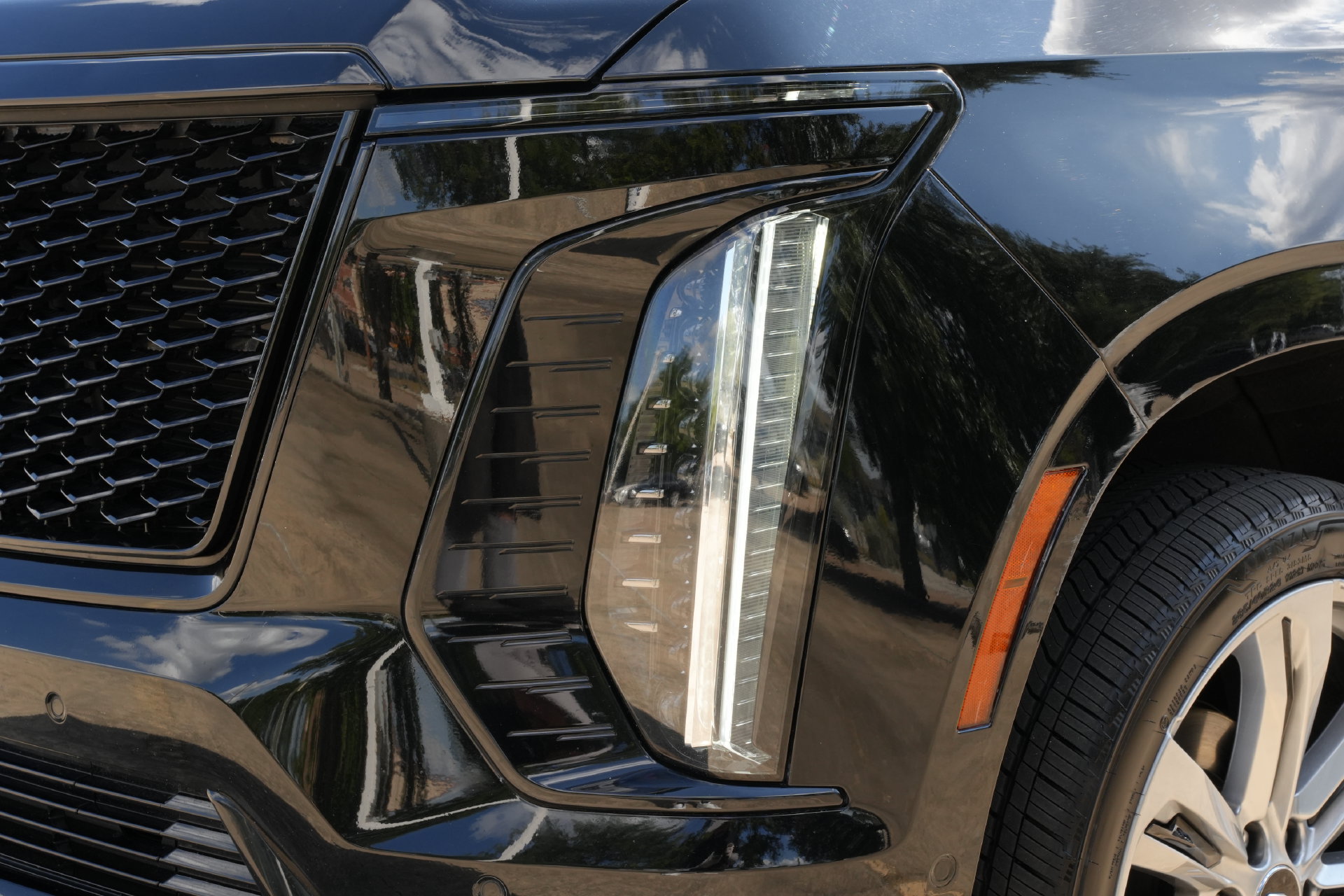 Certified 2025 Cadillac Escalade Sport w/ Touring Package AWD/4WD image 29