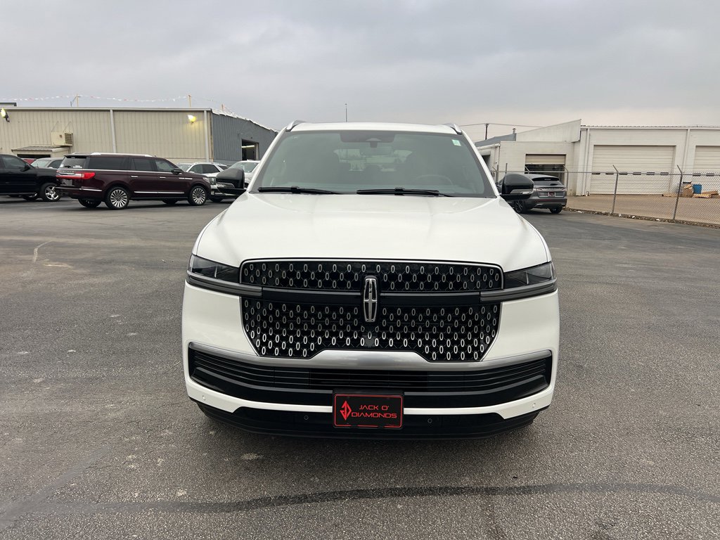 New 2026 Lincoln Navigator Reserve image 2