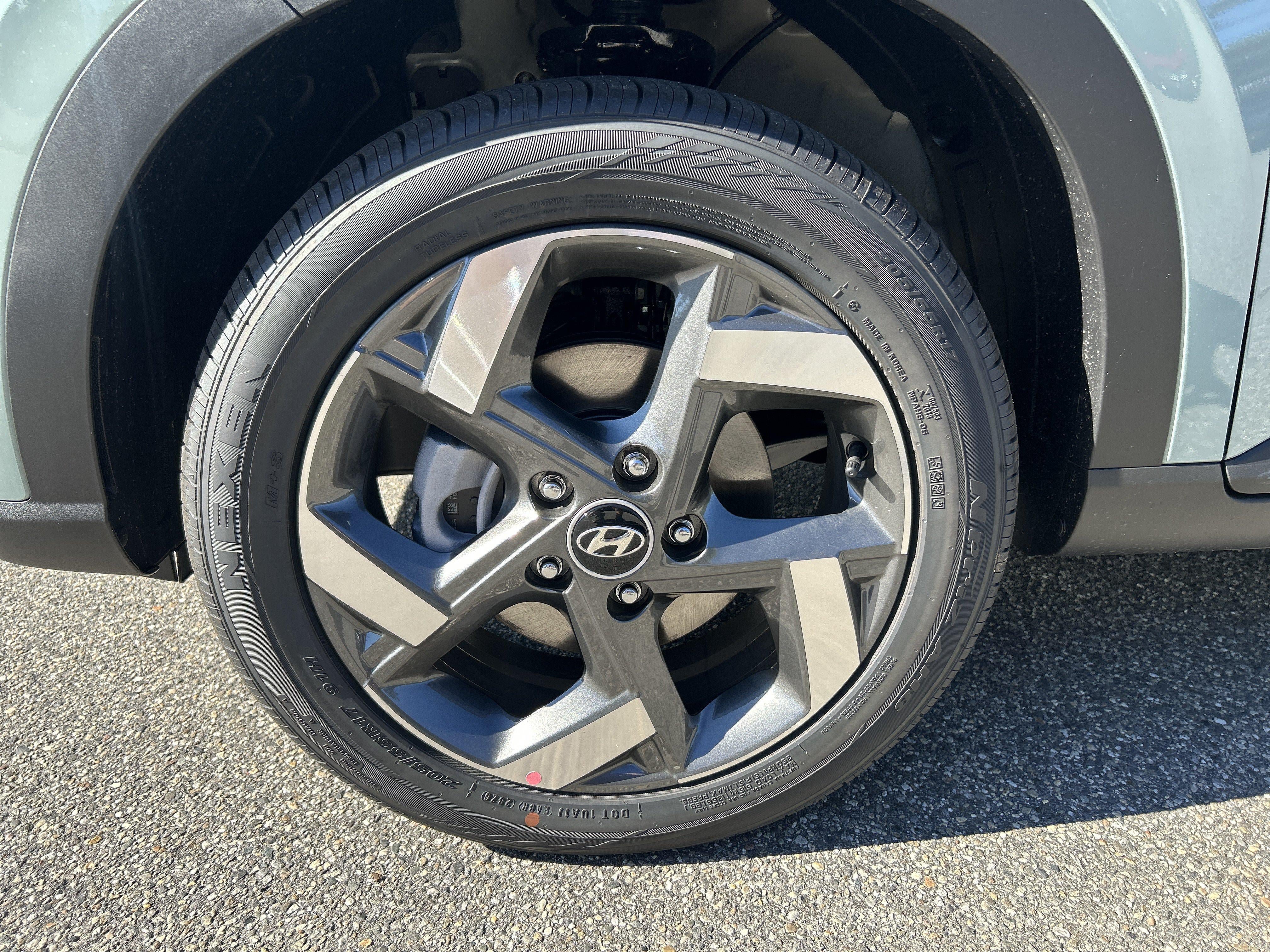 New 2026 Hyundai Venue SEL FWD image 39