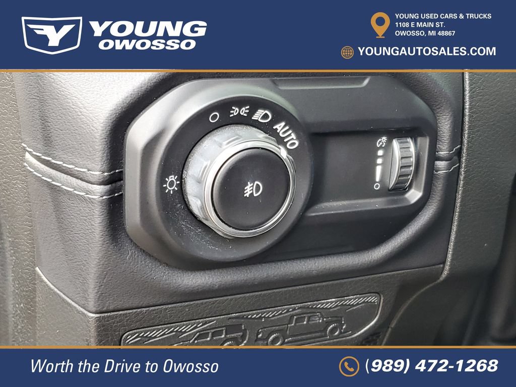Used 2024 Jeep Wrangler Unlimited Sahara w/ Technology Group AWD/4WD image 11