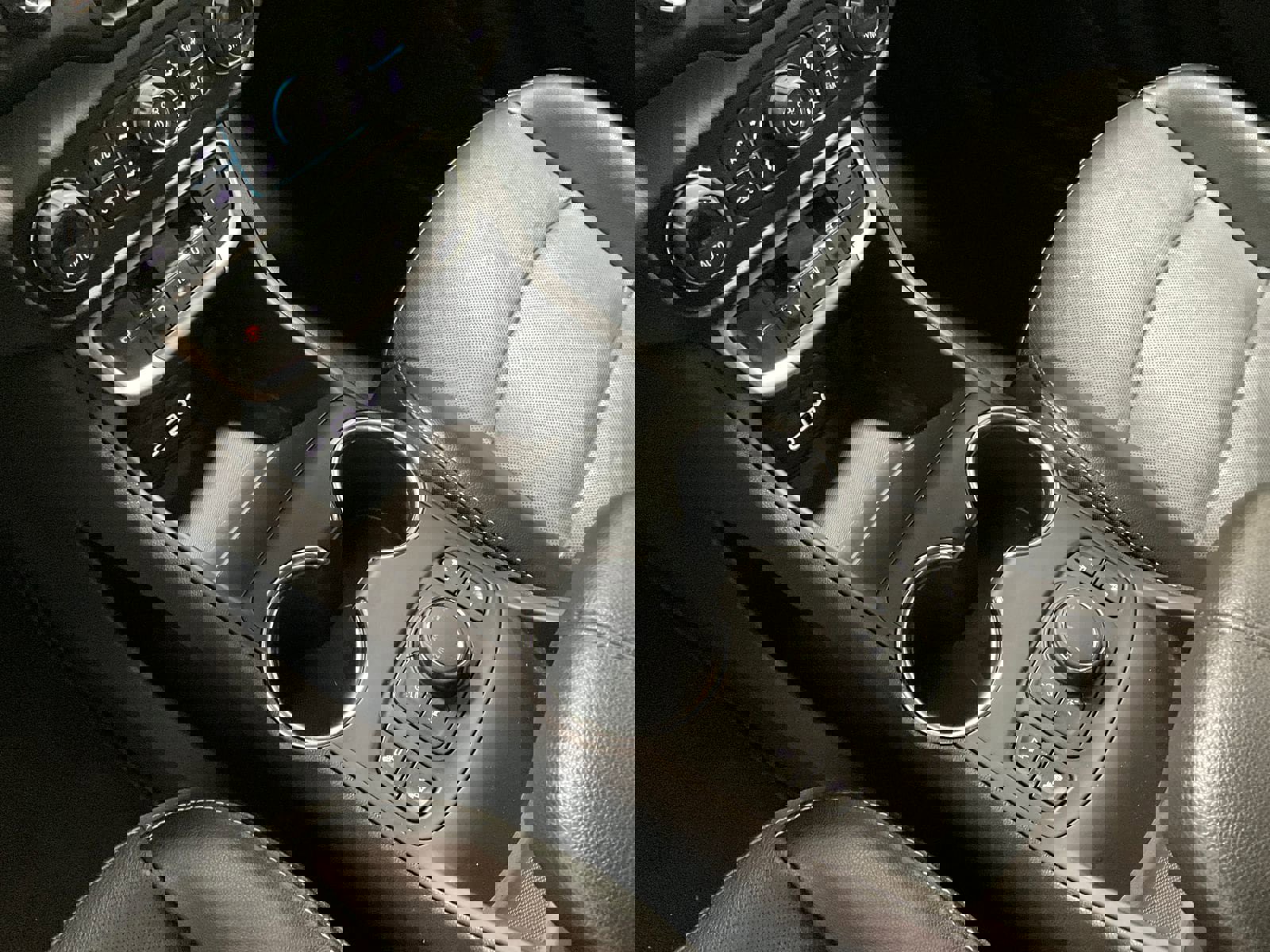 Used 2024 GMC Terrain SLT image 16