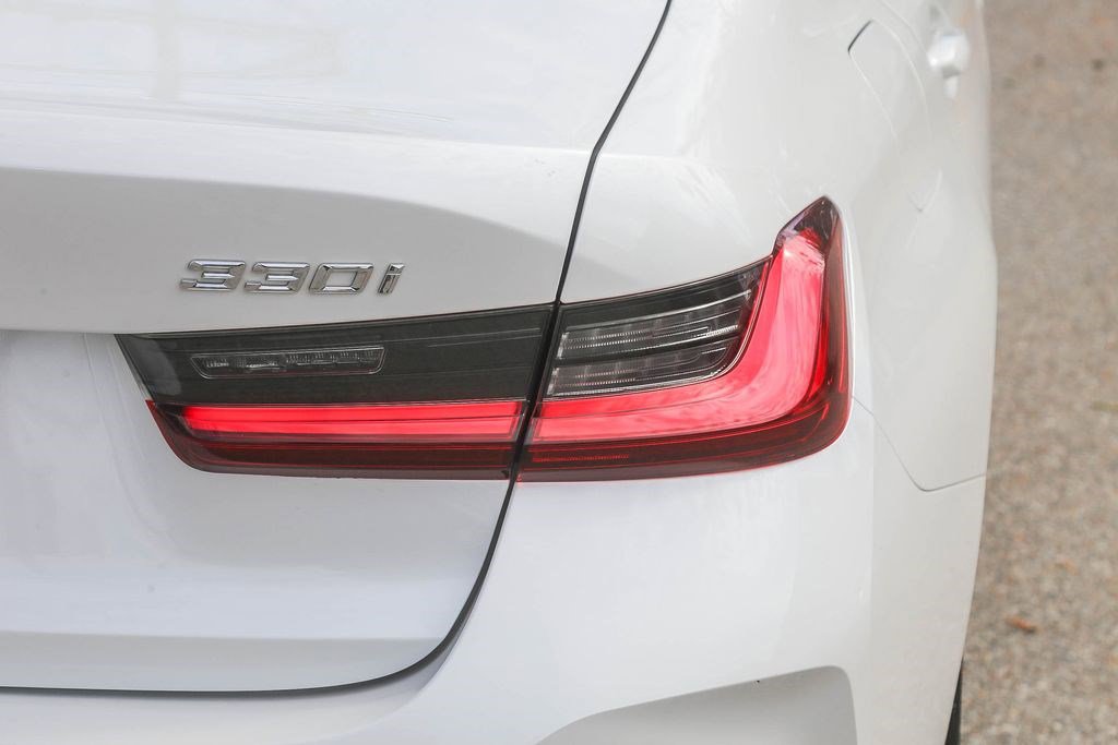 Used 2024 BMW 330i Sedan w/ Convenience Package RWD image 9