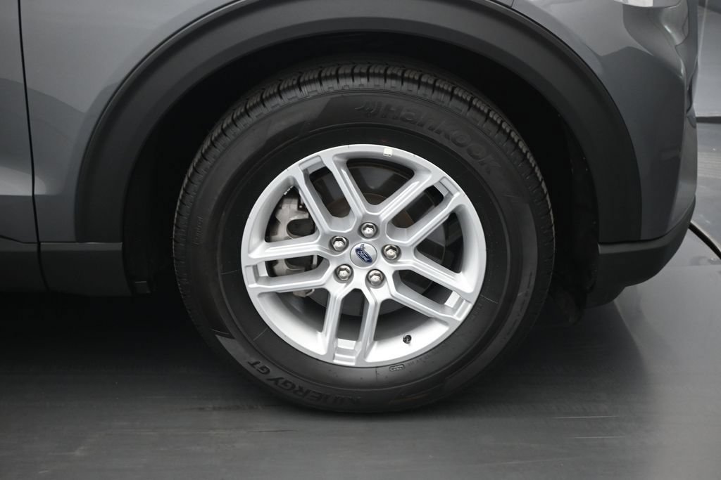 Certified 2025 Ford Explorer Active RWD image 26