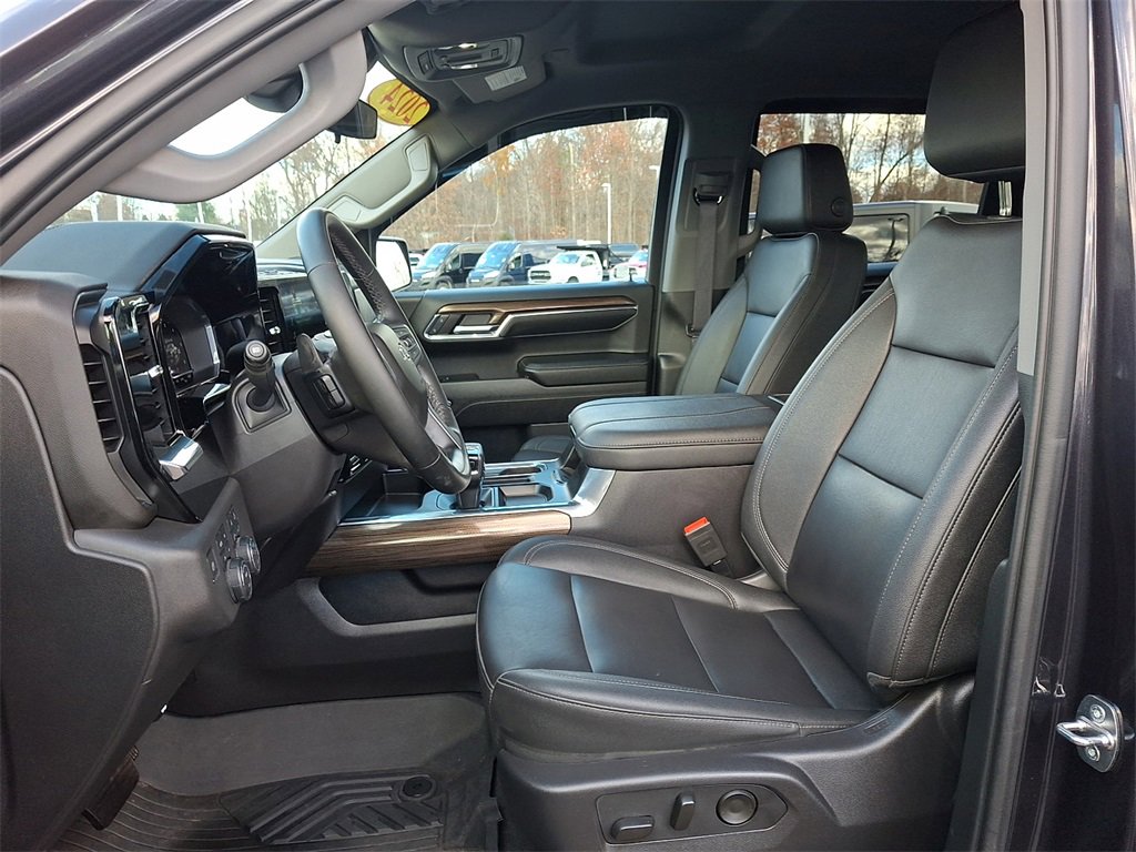 Used 2024 Chevrolet Silverado 1500 LT Trail Boss w/ LT Trail Boss Premium Package image 13