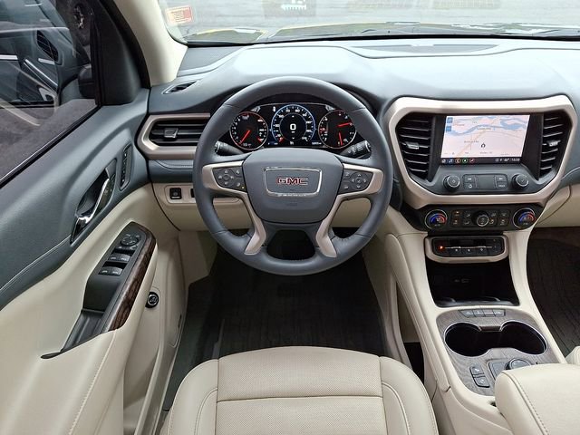 Used 2021 GMC Acadia Denali w/ Denali Technology Package image 12