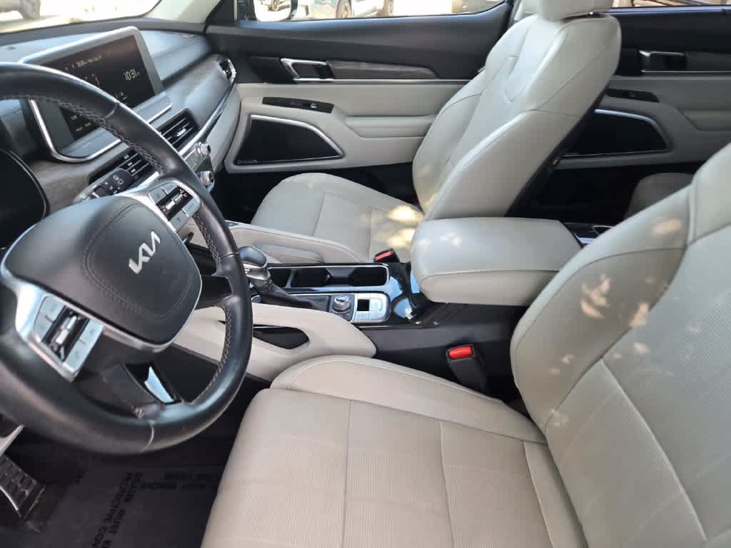 Used 2022 Kia Telluride SX w/ Towing Package AWD/4WD image 17