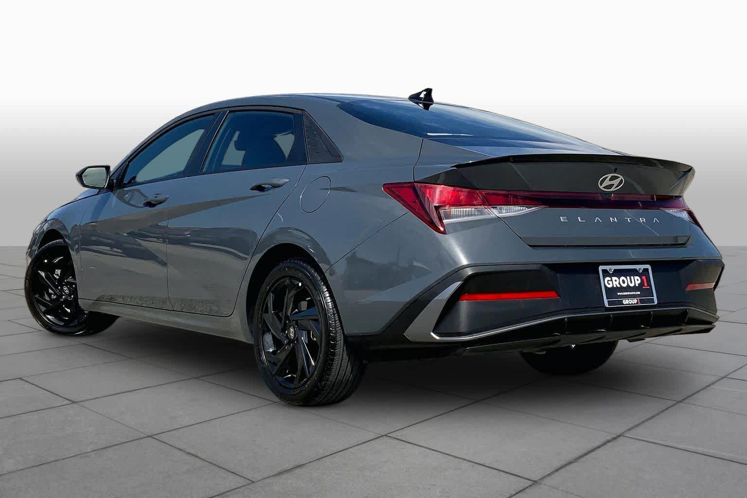 Used 2026 Hyundai Elantra Sport FWD image 10