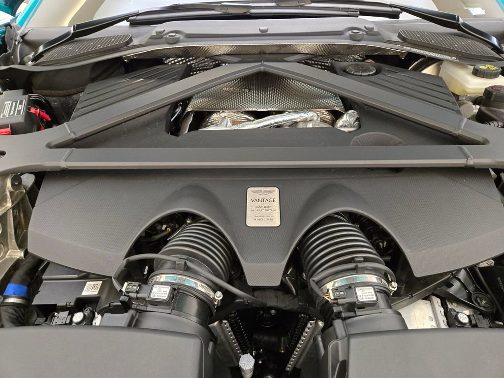 New 2025 Aston Martin V8 Vantage Coupe RWD image 23