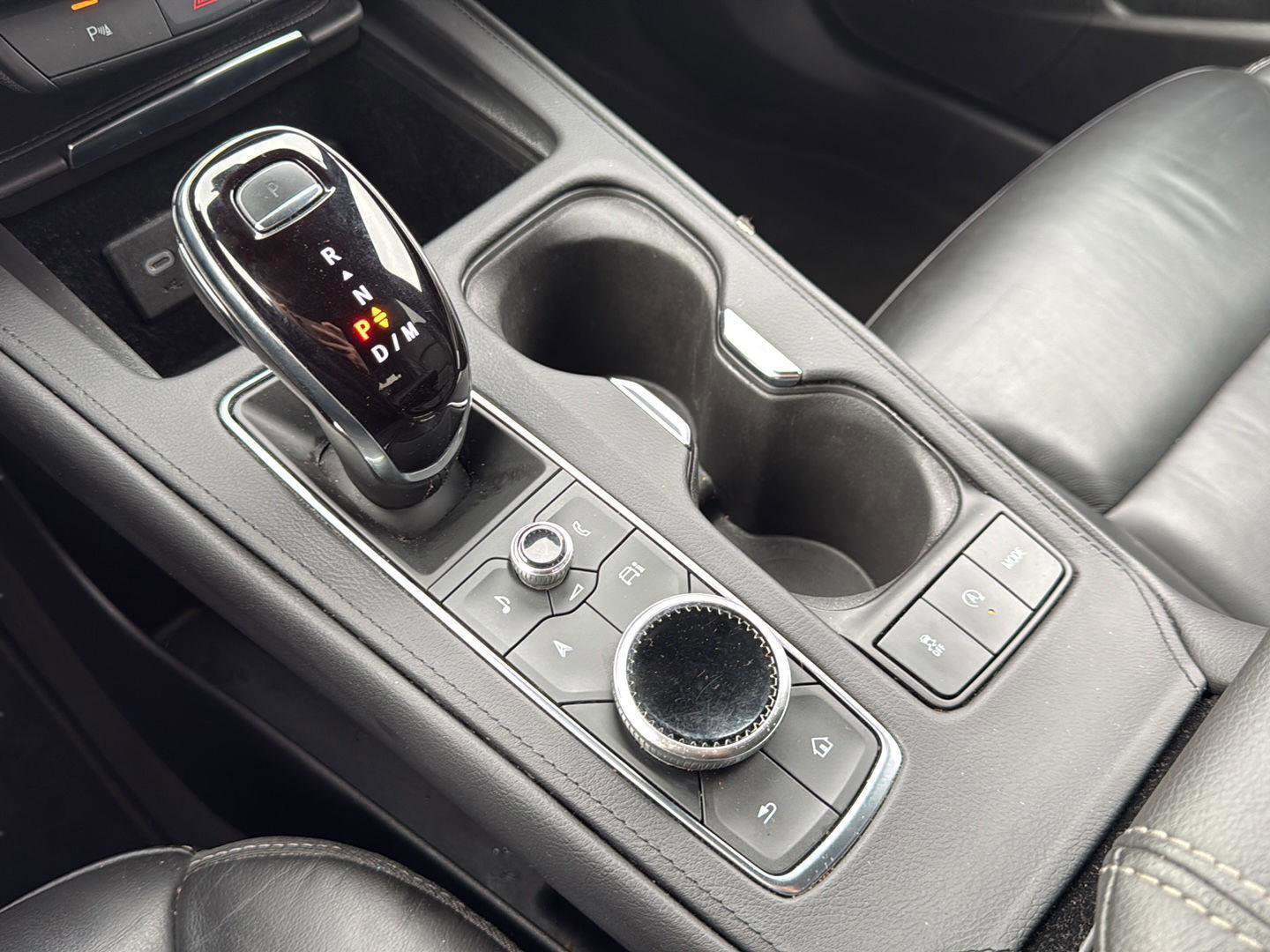 Used 2024 Cadillac XT4 Premium Luxury image 17