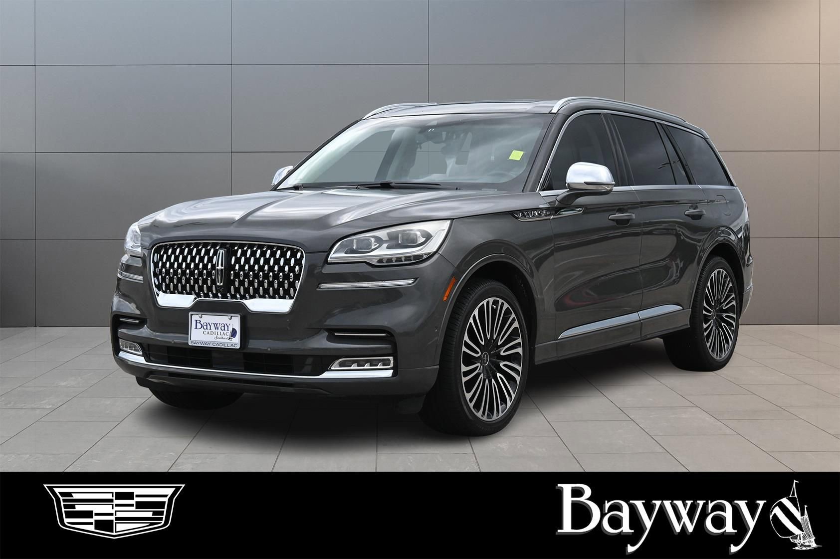 Used 2022 Lincoln Aviator Black Label w/ Class IV Trailer Tow Package AWD/4WD image 1