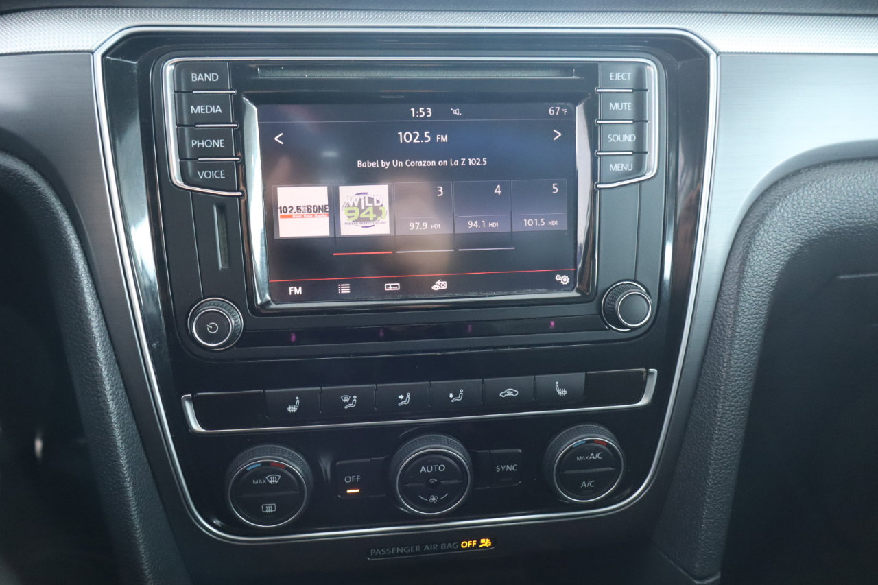 Used 2017 Volkswagen Passat 1.8T R-Line image 22