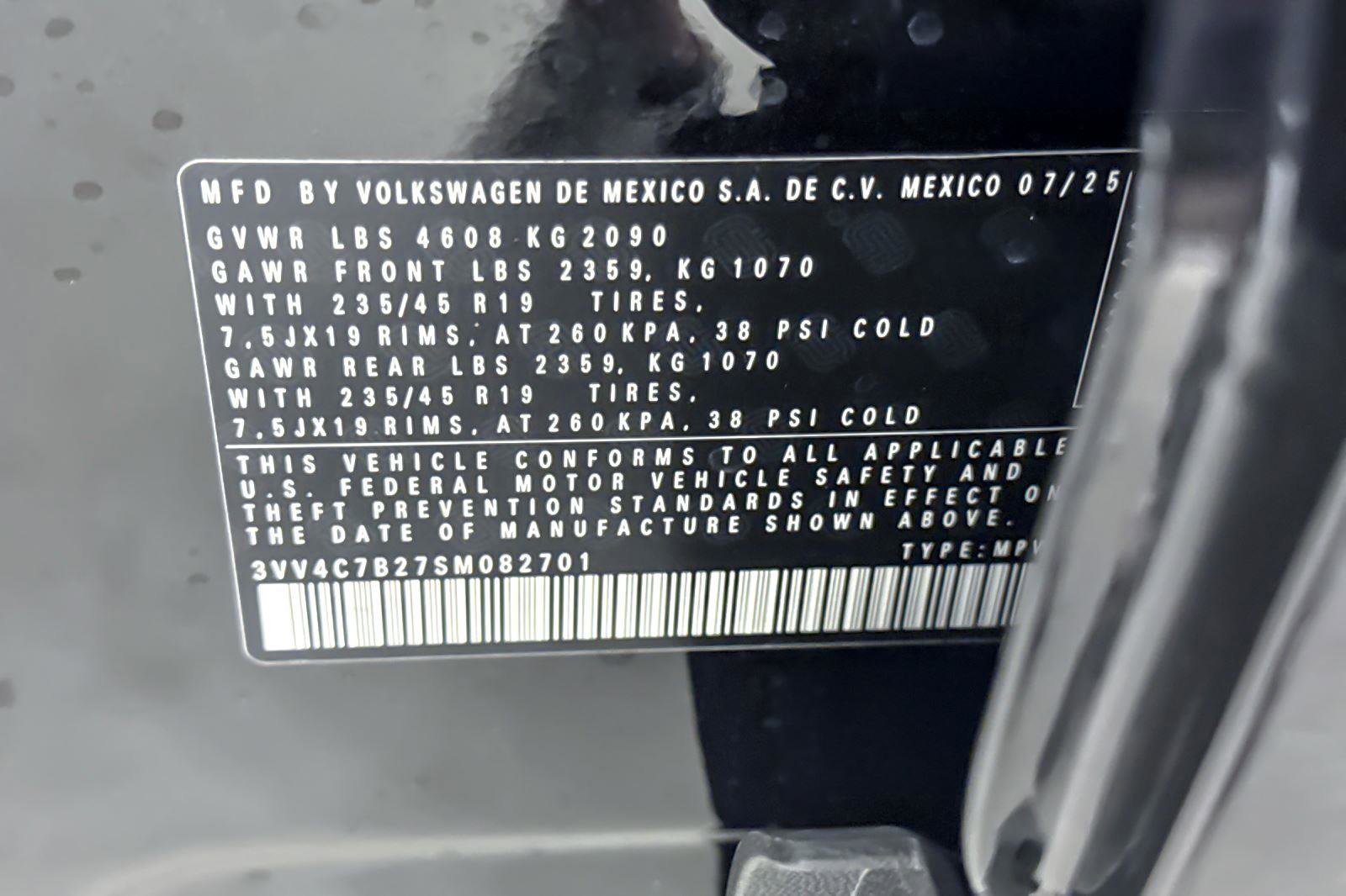 New 2025 Volkswagen Taos SEL image 27