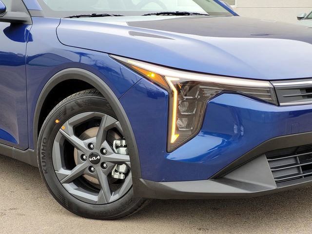 New 2025 Kia K4 LXS image 3