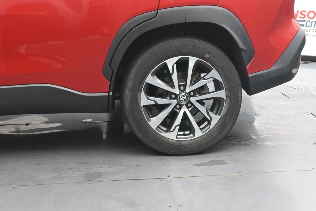 Used 2022 Toyota Corolla Cross XLE FWD image 13