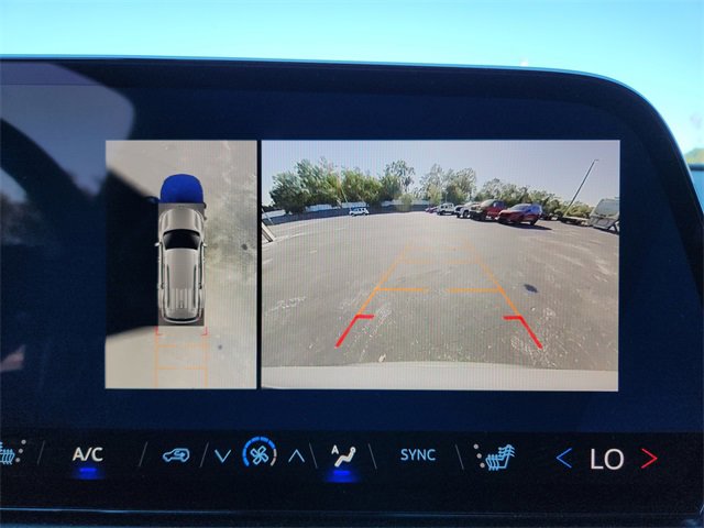 Used 2026 Chevrolet Traverse LT w/ Driver Confidence Package image 27