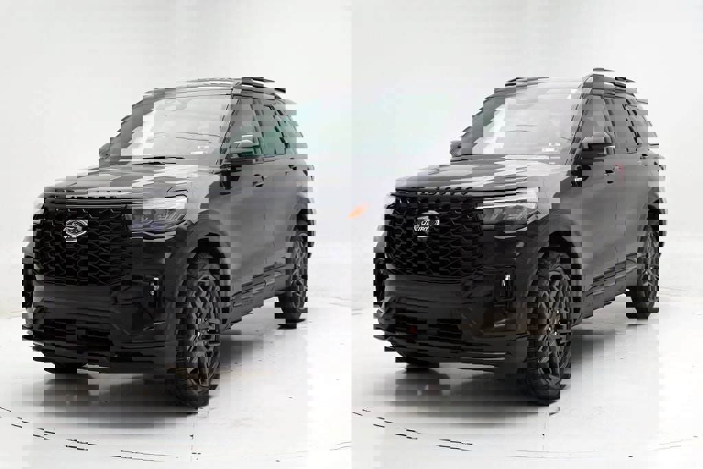 Used 2025 Ford Explorer ST-Line w/ ST-Line Street Pack image 5