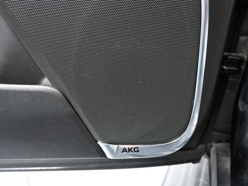 Used 2021 Cadillac Escalade Premium Luxury Platinum image 13