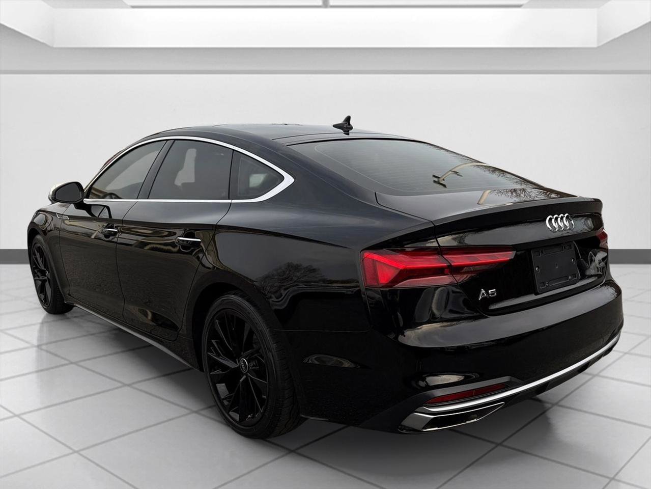 Used 2022 Audi A5 2.0T Premium image 8