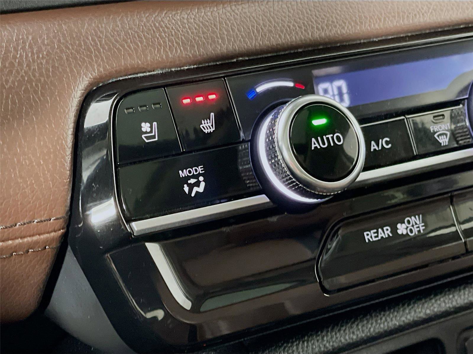 Used 2024 Honda Pilot Elite image 27