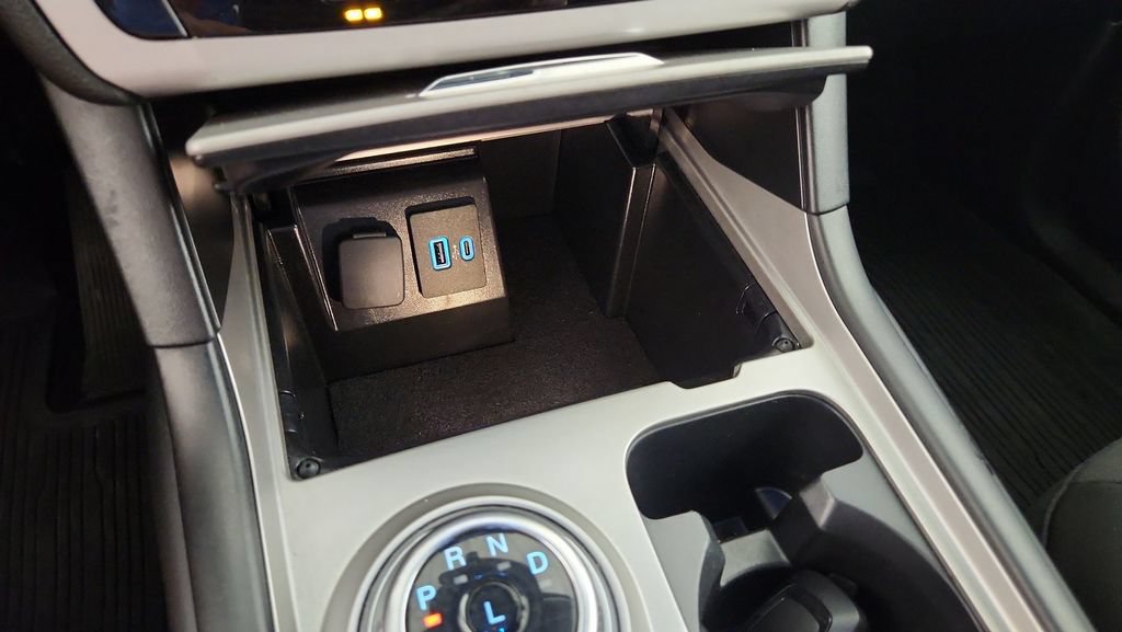 Used 2023 Ford Explorer XLT AWD/4WD image 18