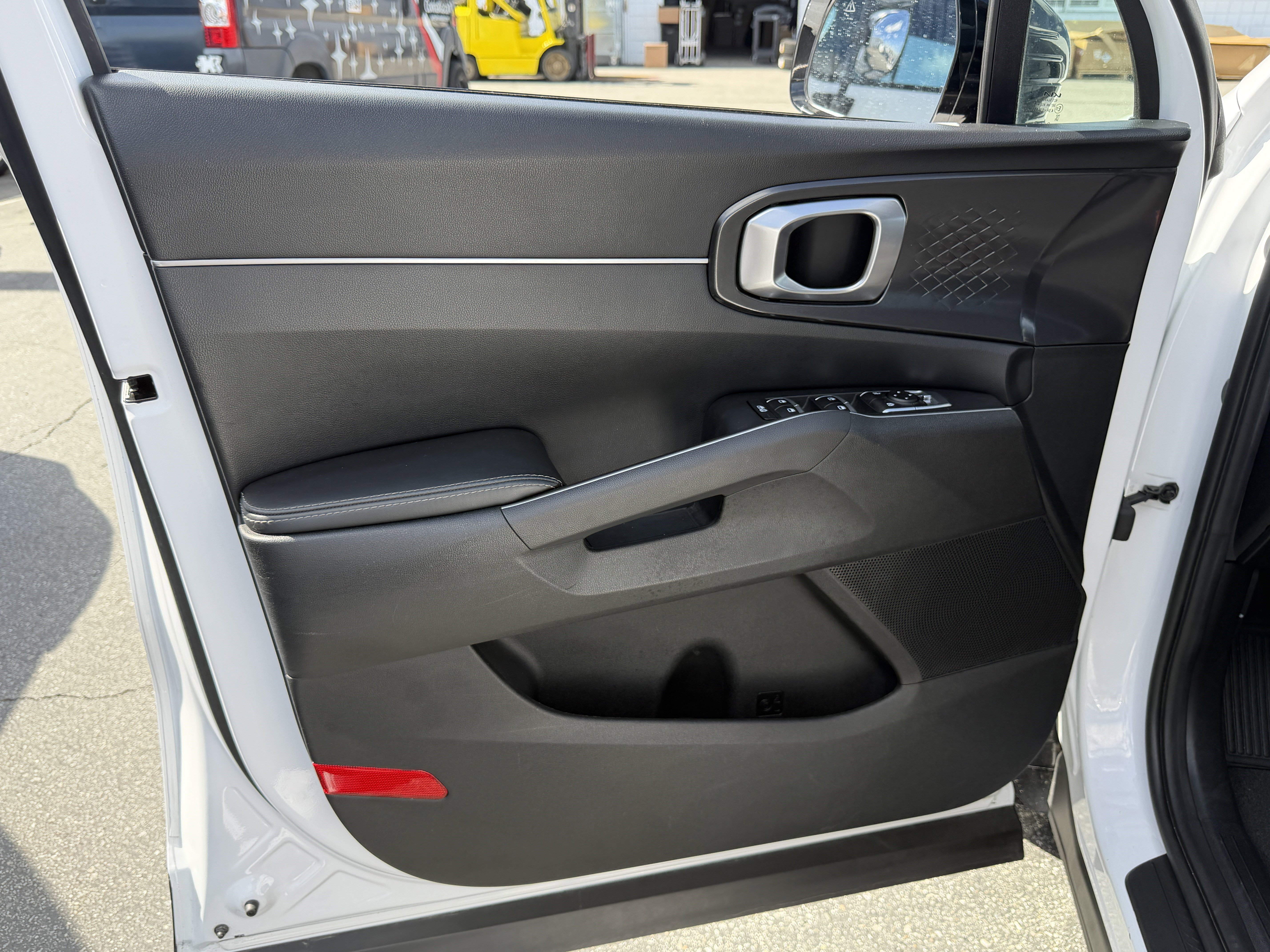 Used 2022 Kia Sorento S w/ Panoramic Sunroof Package FWD image 10