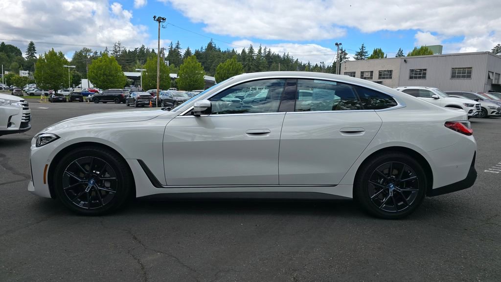 Used 2023 BMW i4 eDrive40 w/ Premium Package RWD image 7