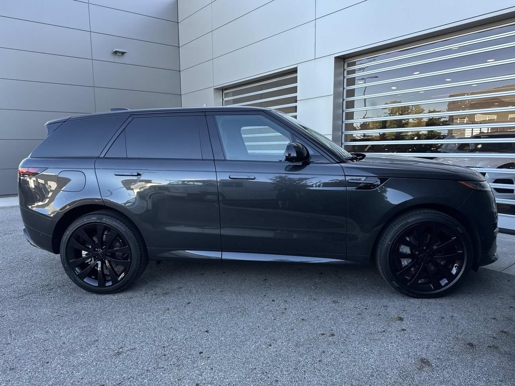 New 2026 Land Rover Range Rover Sport Dynamic SE AWD/4WD image 9