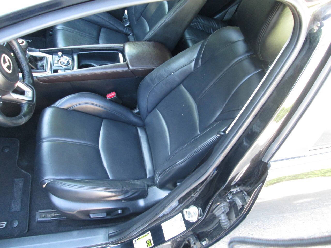 Used 2017 MAZDA MAZDA3 Touring FWD image 13