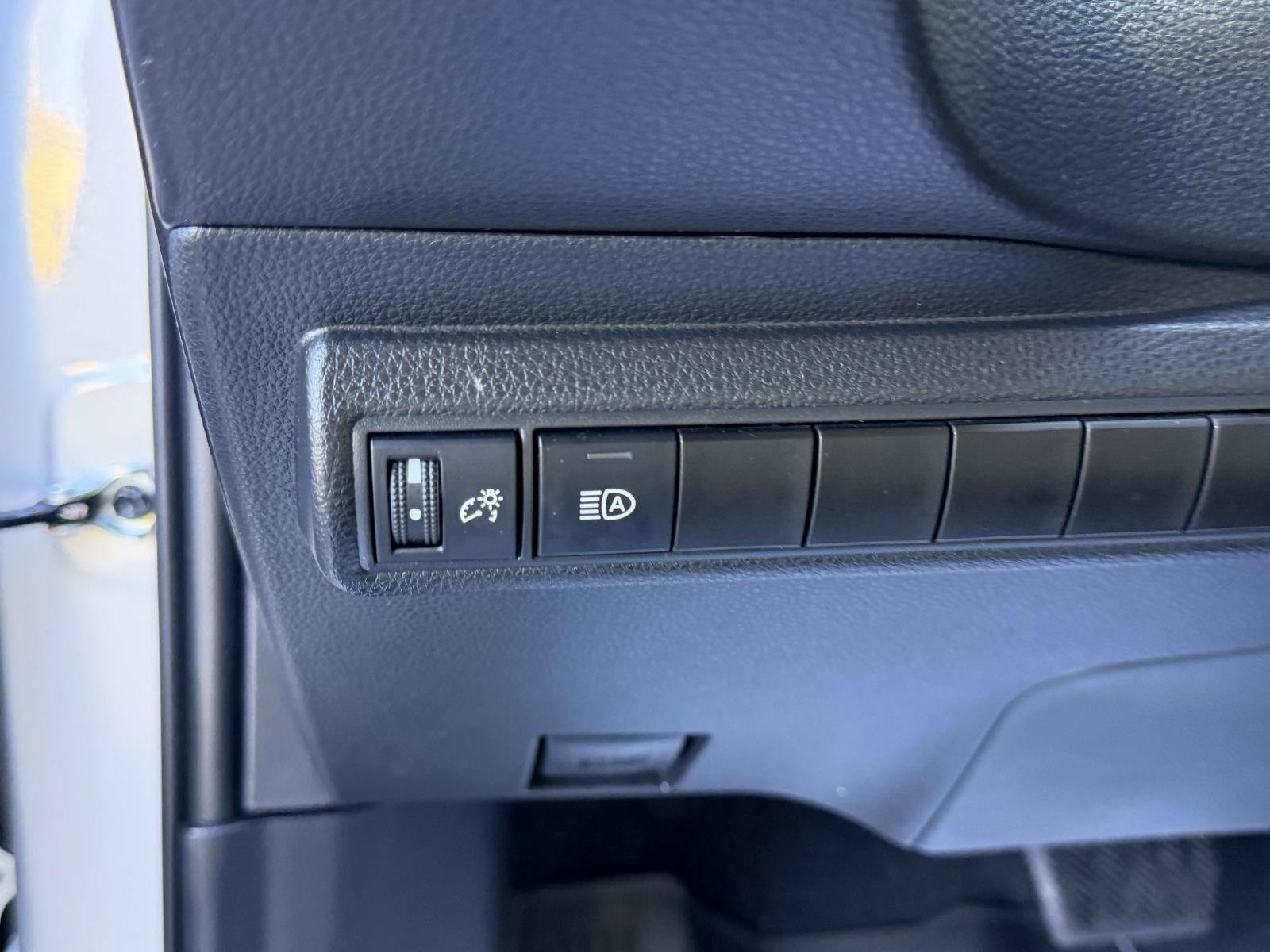 Used 2023 Toyota Corolla LE w/ Carpet Mat Package (TMS) FWD image 19