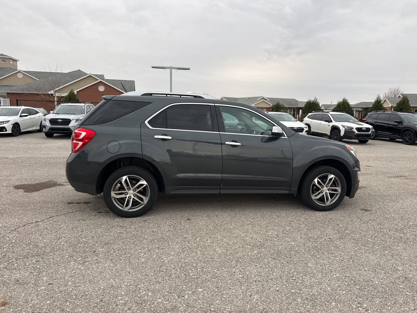 Used 2017 Chevrolet Equinox Premier w/ Enhanced Convenience Package image 12