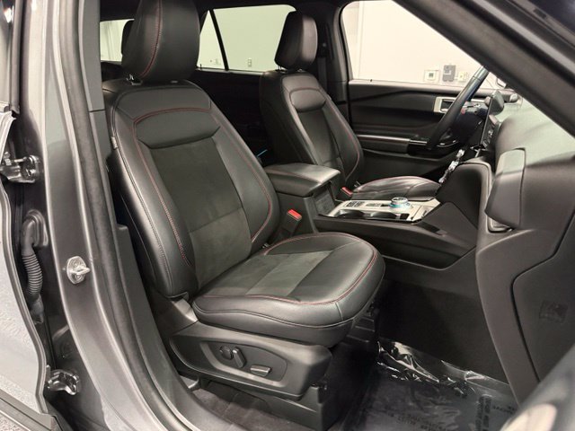 Used 2024 Ford Explorer ST-Line w/ Class IV Trailer Tow Package RWD image 36