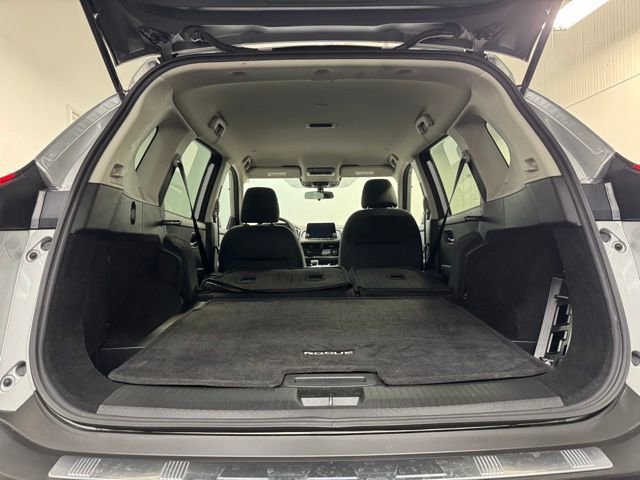 Used 2022 Nissan Rogue SV image 35