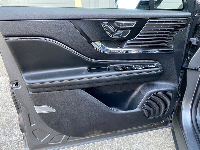 Used 2022 Lincoln Corsair AWD w/ Premium Package image 26