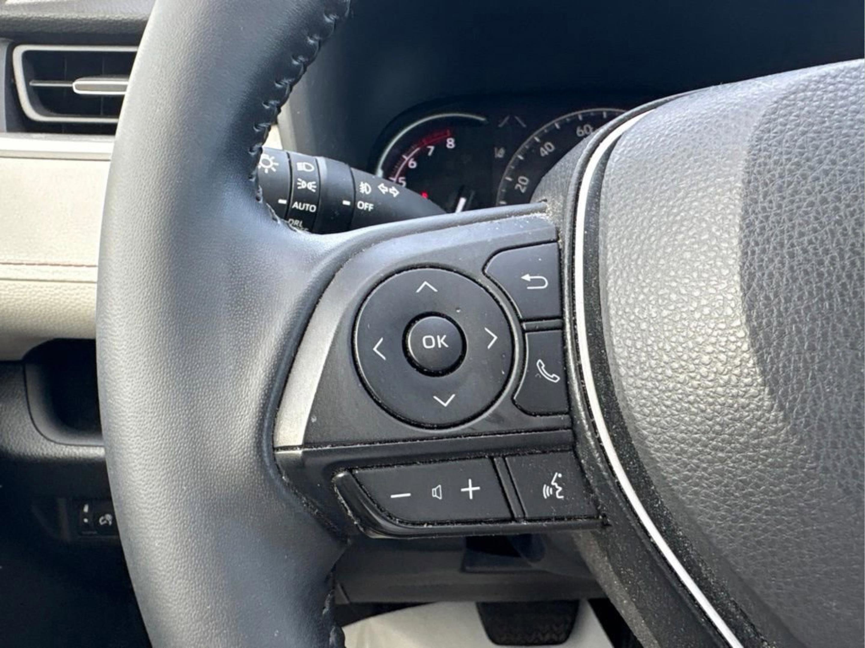 Used 2023 Toyota RAV4 XLE Premium FWD image 18