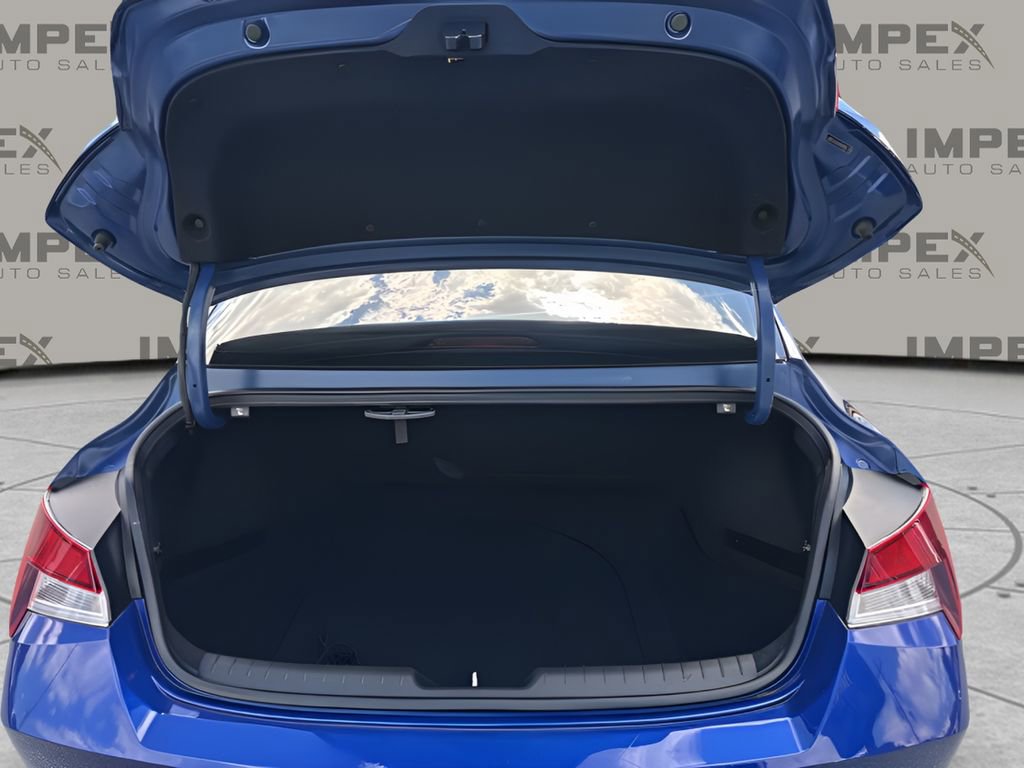 Used 2023 Hyundai Elantra SE w/ Preferred Accessory Package FWD image 21