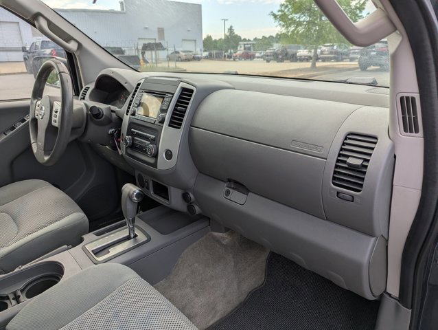Used 2015 Nissan Frontier SV RWD image 25