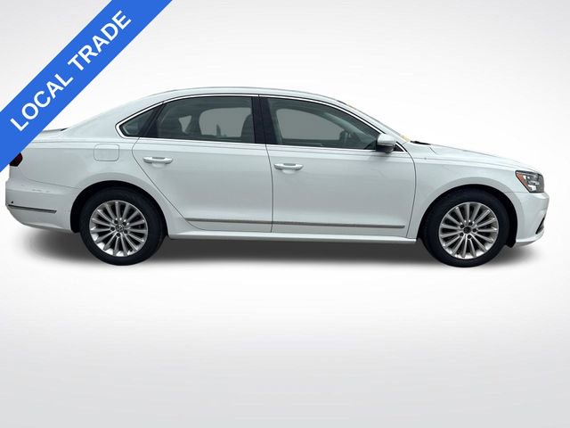 Used 2017 Volkswagen Passat 1.8T SE image 3
