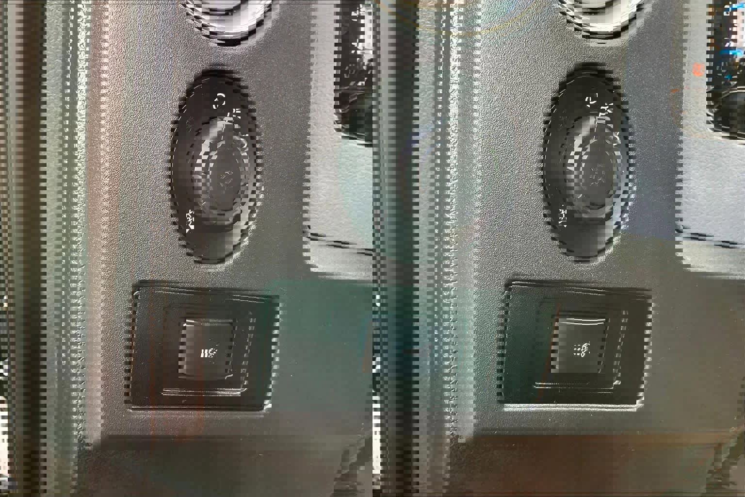 Used 2011 Ford F150 XLT w/ XLT Chrome Pkg AWD/4WD image 29