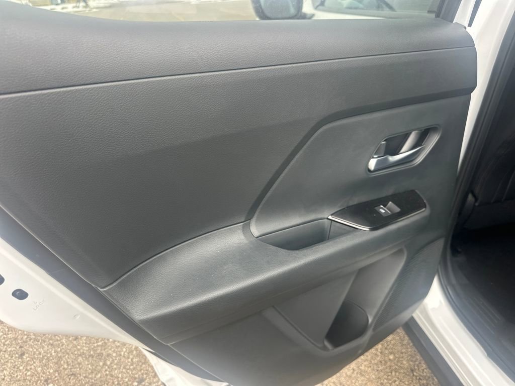 New 2026 Nissan Kicks SR w/ Cold Weather Package image 14