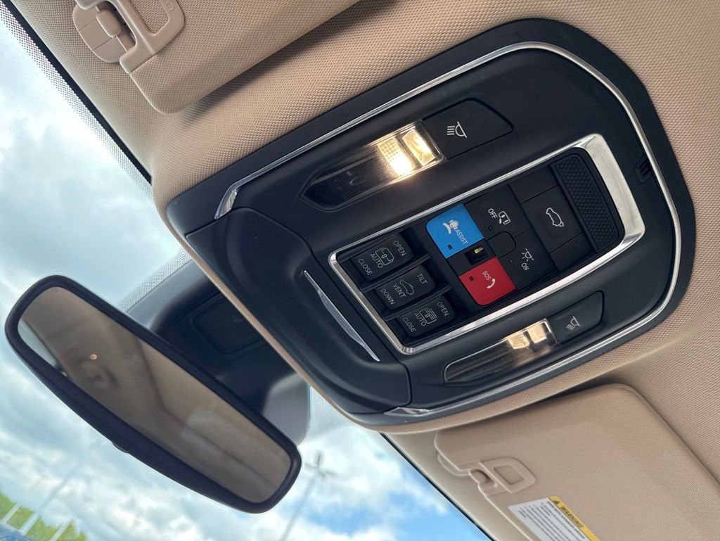 Used 2022 Jeep Grand Cherokee Limited AWD/4WD image 34