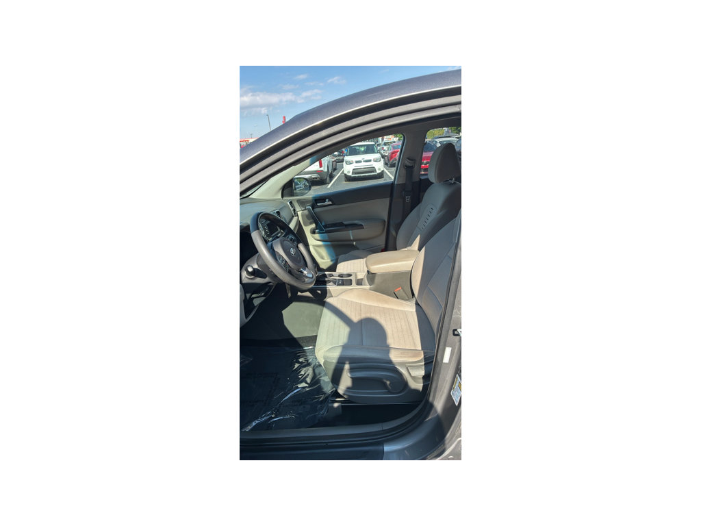 Used 2018 Kia Sportage LX FWD image 11