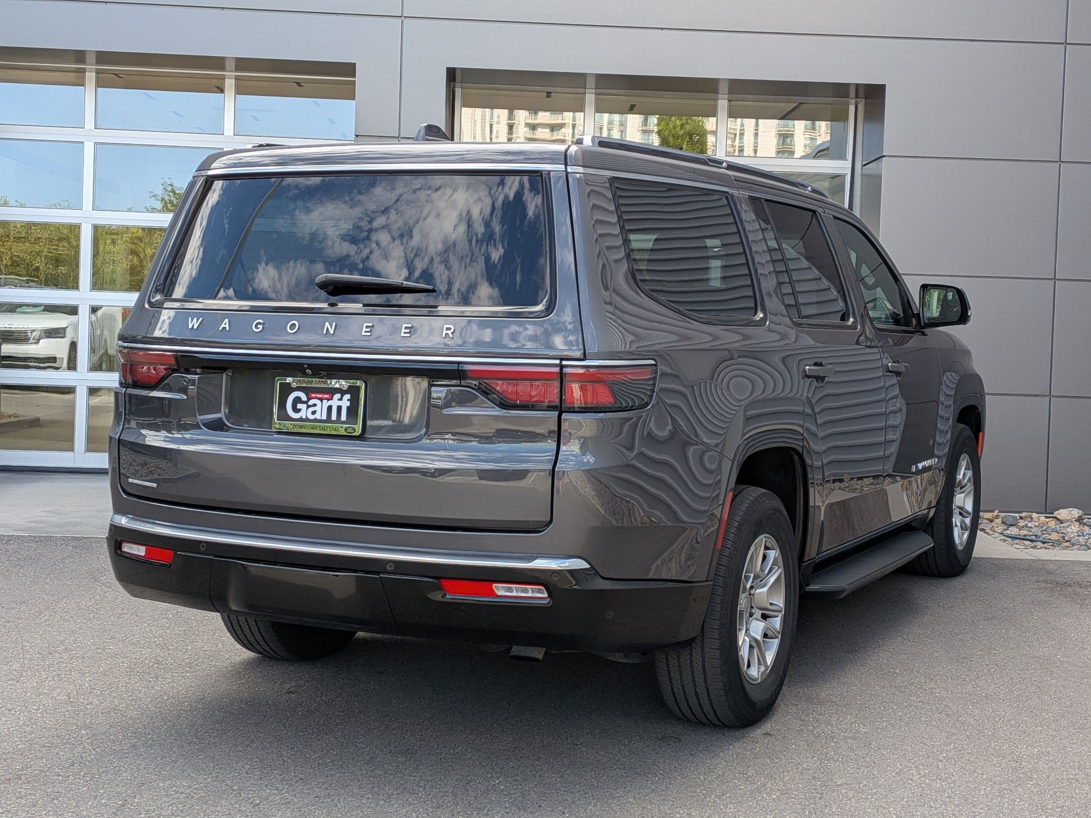 Used 2023 Jeep Wagoneer 4WD w/ Convenience Group I image 5