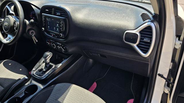 Used 2020 Kia Soul S FWD image 32