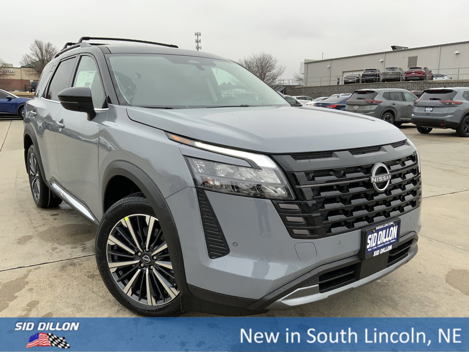 New 2026 Nissan Pathfinder Platinum image 2