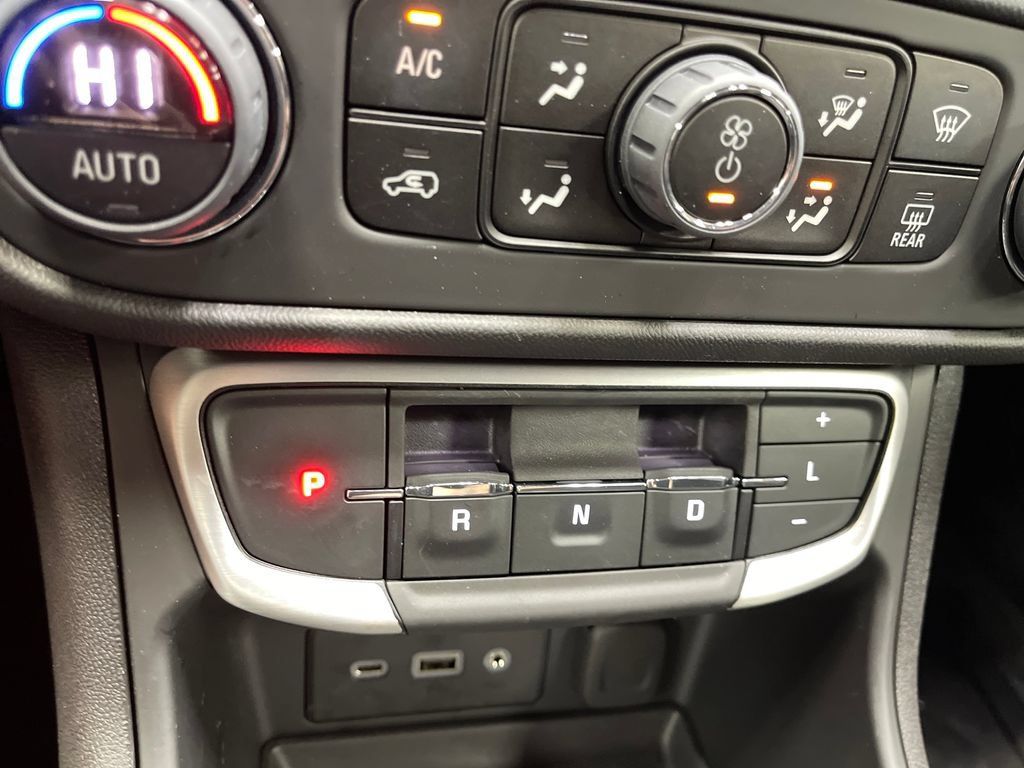 Used 2024 GMC Terrain SLE w/ Driver Convenience Package AWD/4WD image 25